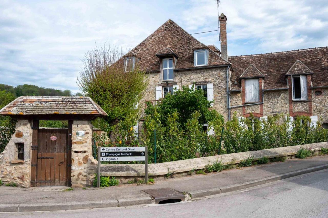 Le Moulin De Cutesson O Dela Du M Bed & Breakfast Villenauxe Luaran gambar